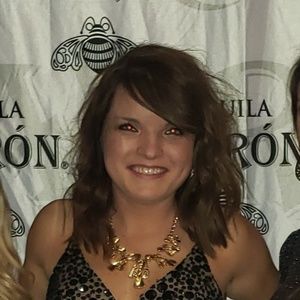 Meet your Posher, Vanessa